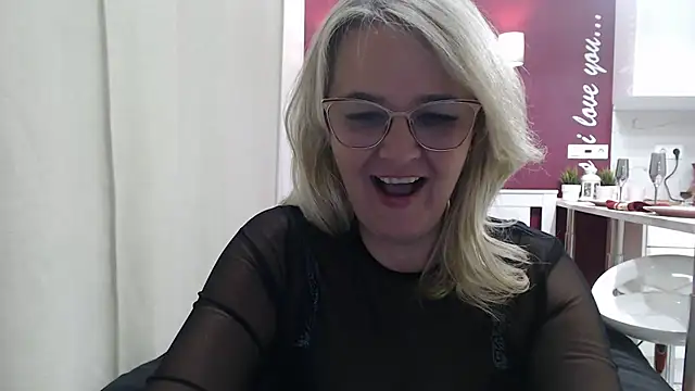 Snapshot of EleanoraDream chatting on March 8, 2026, 2:04 am EleanoraDream online show from March 8, 2026, 2:04 am