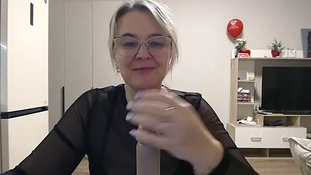 Snapshot of EleanoraDream chatting on March 24, 2026, 7:25 pm EleanoraDream online show from March 24, 2026, 7:25 pm