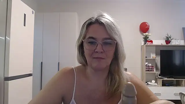 Snapshot of EleanoraDream chatting on March 23, 2026, 10:15 am EleanoraDream online show from March 23, 2026, 10:15 am