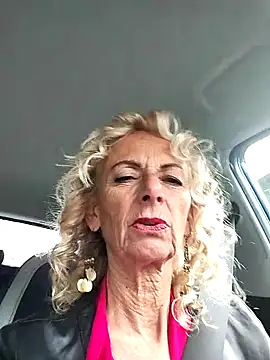 clarabell4 online show from October 17, 2025, 6:39 am