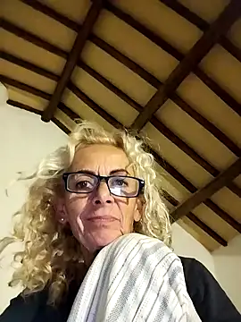 Snapshot of clarabell4 chatting on September 14, 2025, 7:25 pm clarabell4 online show from September 14, 2025, 7:25 pm