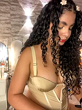 Snapshot of Yassy_vazquez chatting on October 19, 2025, 7:38 pm Yassy vazquez online show from October 19, 2025, 7:38 pm