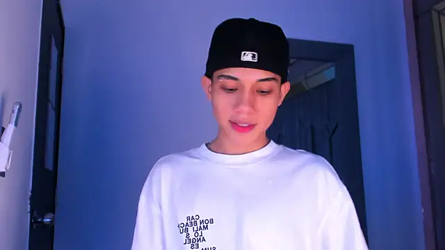 Sebax Young online show from March 10, 2026, 8:13 pm