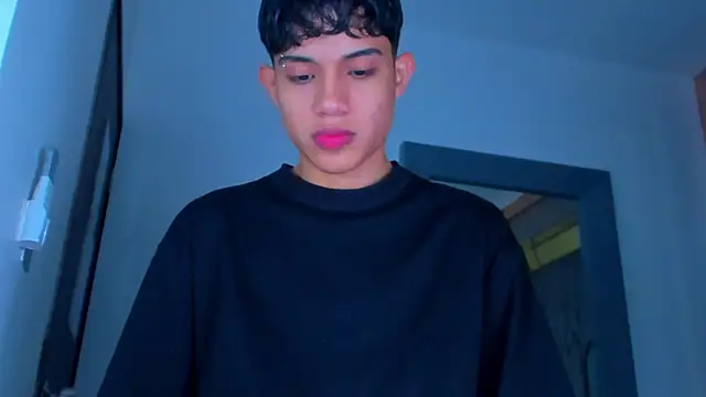 Sebax Young online show from November 26, 2025, 9:04 pm