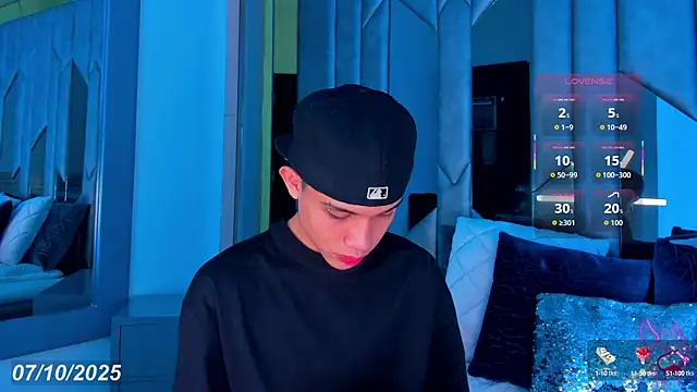 Sebax Young online show from October 7, 2025, 8:10 pm