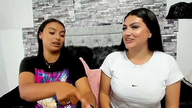 nicolexxaleja online show from December 5, 2025, 7:45 pm