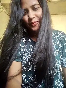 cute radhikaa online show from May 10, 2026, 12:09 pm