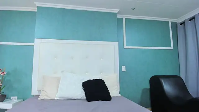 ania gomez online show from September 29, 2025, 10:04 pm