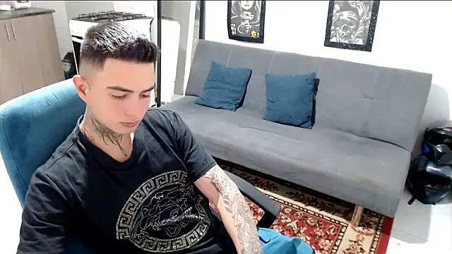 Snapshot of santii_ss chatting on November 30, 2025, 2:12 am santii ss online show from November 30, 2025, 2:12 am