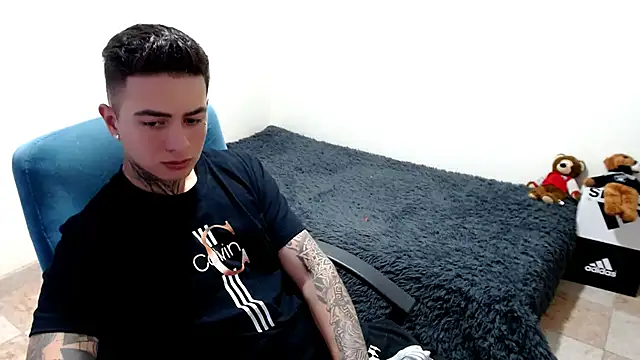 Snapshot of santii_ss chatting on October 20, 2025, 1:07 am santii ss online show from October 20, 2025, 1:07 am