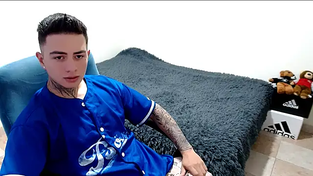 Snapshot of santii_ss chatting on October 28, 2025, 4:50 pm santii ss online show from October 28, 2025, 4:50 pm