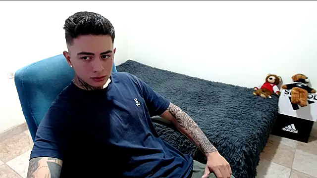 Snapshot of santii_ss chatting on October 26, 2025, 4:29 pm santii ss online show from October 26, 2025, 4:29 pm