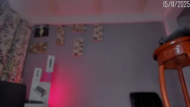 Snapshot of Chloe_cooperr chatting on November 15, 2025, 8:51 am Chloe cooperr online show from November 15, 2025, 8:51 am