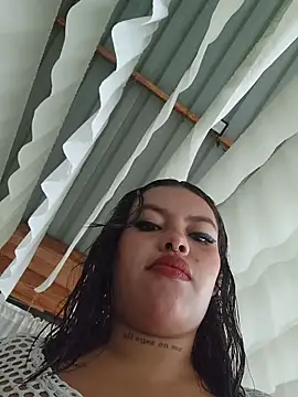 Snapshot of Yessica_Lopezz chatting on May 10, 2026, 11:25 am Yessica Lopezz online show from May 10, 2026, 11:25 am