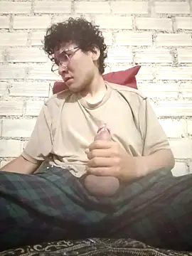 LecheDeSoya666 online show from January 7, 2026, 12:59 am