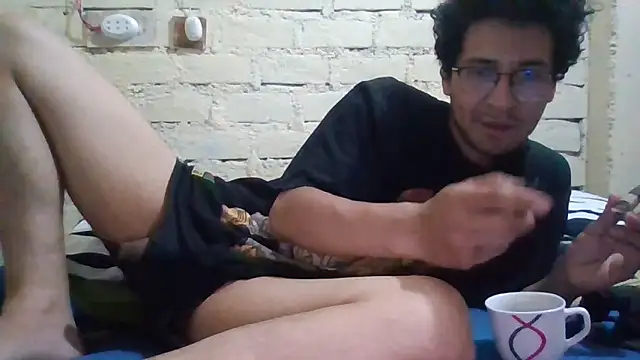 LecheDeSoya666 online show from December 21, 2025, 1:41 am