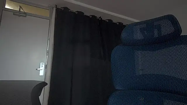 Snapshot of lolateton chatting on November 6, 2025, 12:47 am lolateton online show from November 6, 2025, 12:47 am