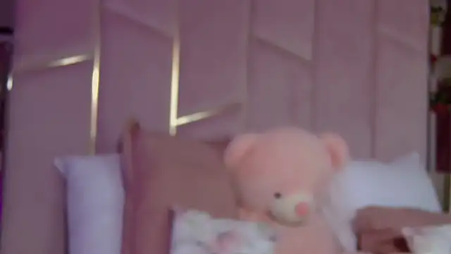 LucyLextonX online show from April 27, 2026, 7:50 am