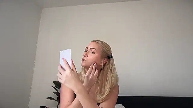 Kitty Swetty online show from April 28, 2026, 9:03 am