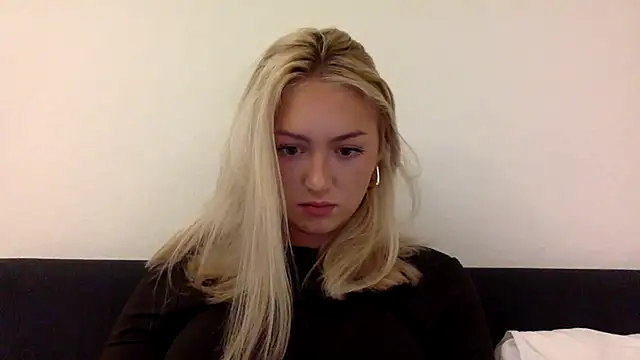 Snapshot of Kitty_Swetty chatting on September 21, 2025, 8:36 pm Kitty Swetty online show from September 21, 2025, 8:36 pm