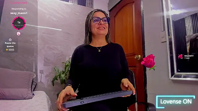 Snapshot of Agatha_Pleasure chatting on September 9, 2025, 11:52 am Agatha Pleasure online show from September 9, 2025, 11:52 am