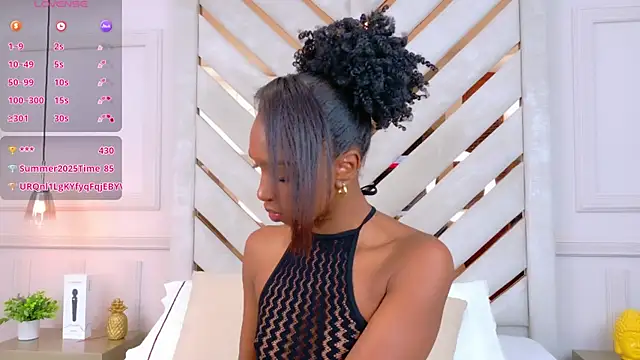 Snapshot of Agatha-Adams chatting on September 27, 2025, 2:01 pm Agatha-Adams online show from September 27, 2025, 2:01 pm