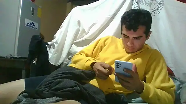 Snapshot of Ortiz3404 chatting on January 17, 2026, 5:00 am Ortiz3404 online show from January 17, 2026, 5:00 am