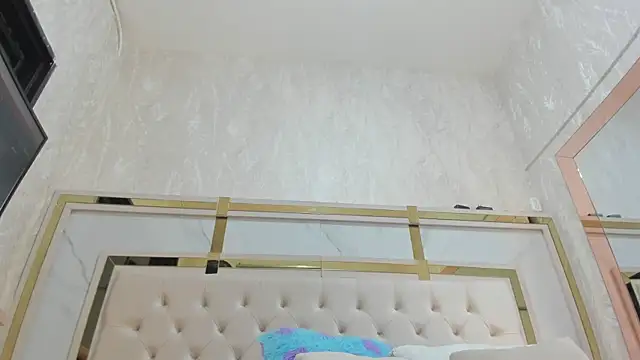 megan rous  online show from September 15, 2025, 3:07 am