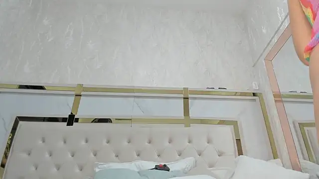 megan rous  online show from September 10, 2025, 3:27 am