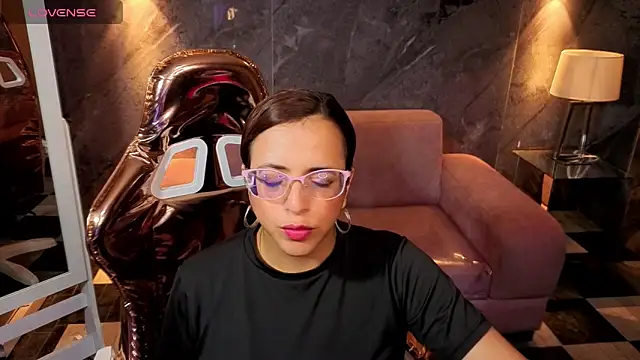  Evoni b online show from November 12, 2025, 7:51 pm