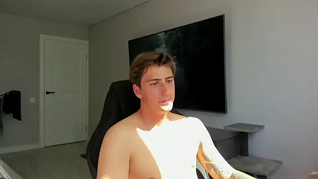 Snapshot of DaniHort chatting on June 22, 2026, 12:35 pm DaniHort online show from June 22, 2026, 12:35 pm