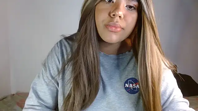 Snapshot of samantha-pettie chatting on October 1, 2025, 10:24 pm samantha-pettie online show from October 1, 2025, 10:24 pm