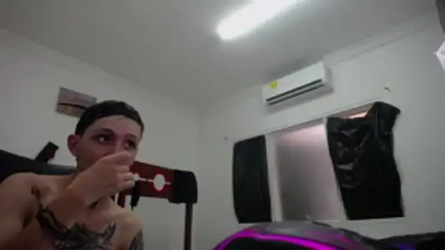 Snapshot of StraightBoy_Nick chatting on April 25, 2026, 7:33 pm StraightBoy Nick online show from April 25, 2026, 7:33 pm