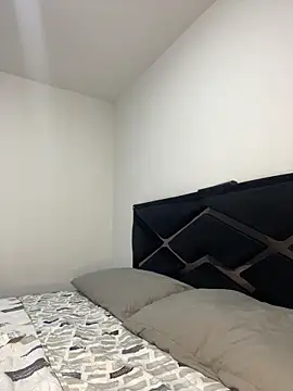 sara gomez1  online show from September 21, 2025, 4:17 am