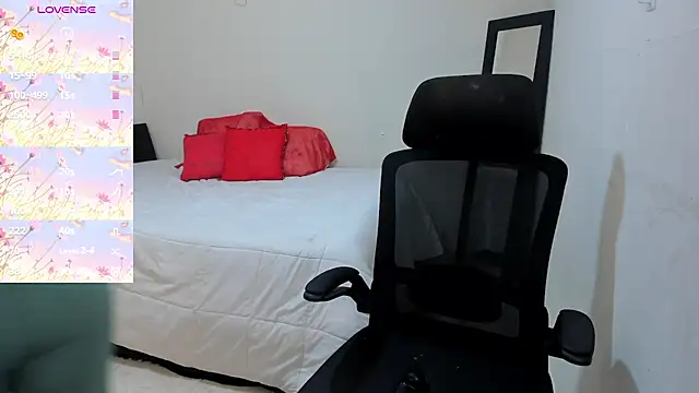 MariamCastiblanco online show from March 15, 2026, 4:08 am