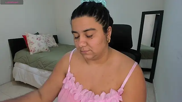 MariamCastiblanco online show from June 1, 2026, 8:08 pm