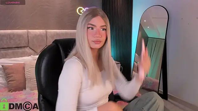 Arinextdoor online show from March 24, 2026, 7:58 pm