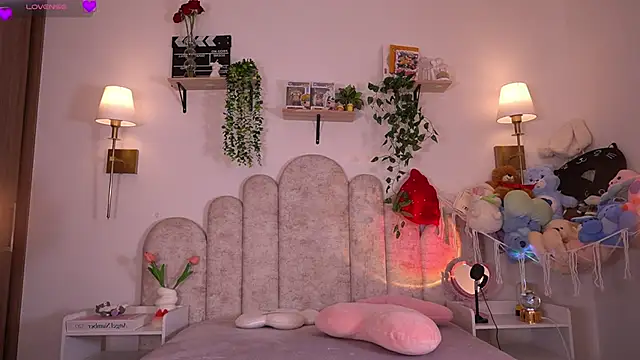 Snapshot of violeth____ chatting on February 23, 2026, 1:12 pm violeth online show from February 23, 2026, 1:12 pm