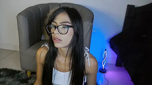 CoralieBronson online show from March 13, 2026, 2:38 am