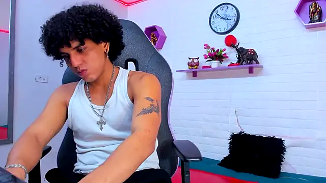 Xfire boy69 online show from September 27, 2025, 8:04 pm