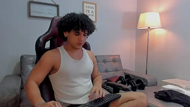 Xfire boy69 online show from September 30, 2025, 2:34 pm