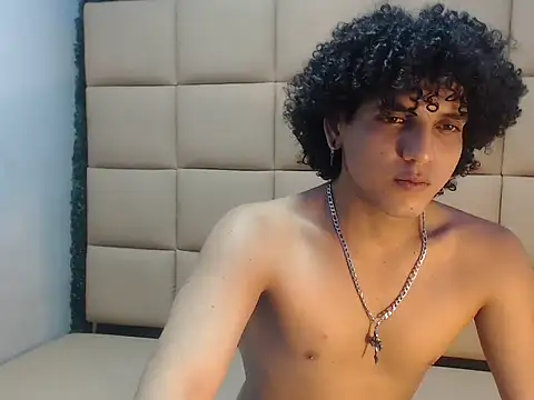 Xfire boy69 online show from September 26, 2025, 2:24 pm