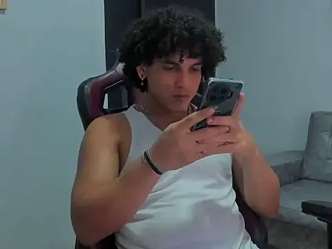 Xfire boy69 online show from September 24, 2025, 2:51 am