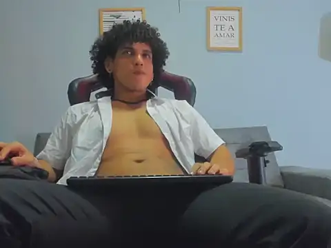 Xfire boy69 online show from September 9, 2025, 9:35 pm