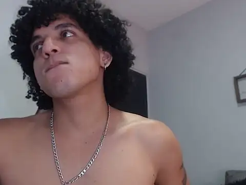 Xfire boy69 online show from October 19, 2025, 2:31 pm