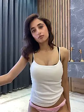 AriaXFlirt online show from November 14, 2025, 9:46 am