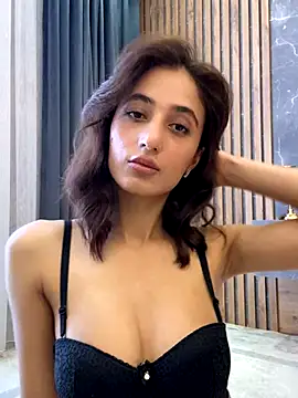 AriaXFlirt online show from October 31, 2025, 8:22 am