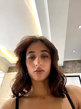 AriaXFlirt online show from November 6, 2025, 8:40 am