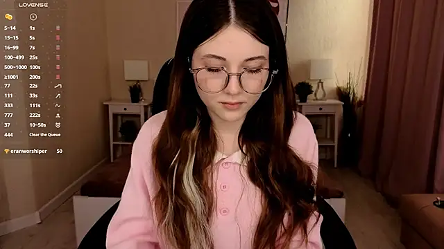 Snapshot of Kimmie_shine chatting on April 9, 2026, 8:53 am Kimmie shine online show from April 9, 2026, 8:53 am