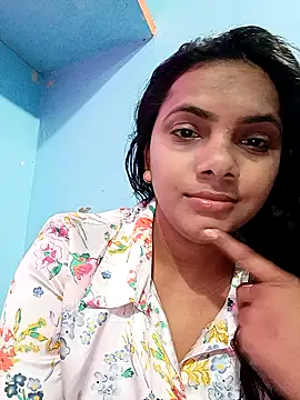 Snapshot of sofia-xy chatting on February 9, 2026, 10:35 am sofia-xy online show from February 9, 2026, 10:35 am